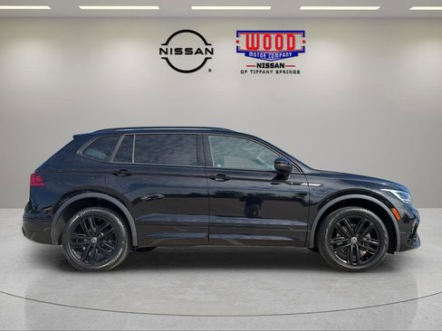 Used 2022 Volkswagen Tiguan SE R-Line FWD image 2