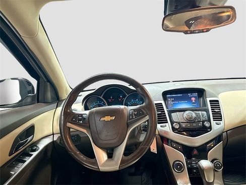 Used 2014 Chevrolet Cruze LT image 22