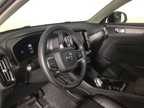 Used 2026 Volvo XC40 B5 Plus w/ Protection Package Premier AWD/4WD image 4