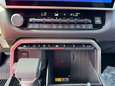 New 2026 Toyota Tundra Platinum AWD/4WD image 24