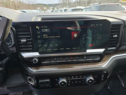 Used 2023 GMC Sierra 1500 SLE image 27