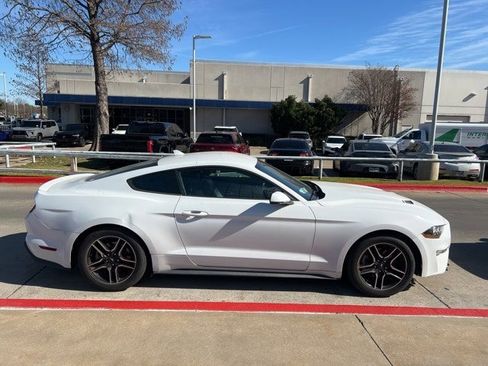 Used 2020 Ford Mustang Premium image 5