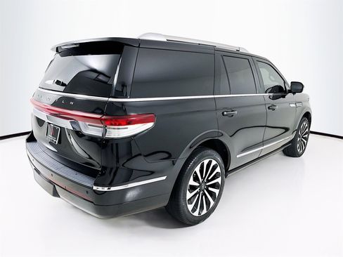Used 2022 Lincoln Navigator Reserve image 8