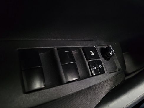 Used 2020 Toyota Corolla LE image 27