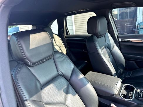 Used 2012 Porsche Cayenne image 19