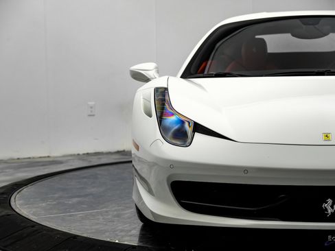 Used 2015 Ferrari 458 Italia Coupe image 30