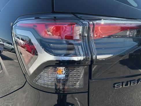 Used 2025 Subaru Forester Premium AWD/4WD image 11