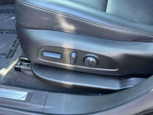 Used 2022 GMC Acadia SLT w/ Technology Package image 22