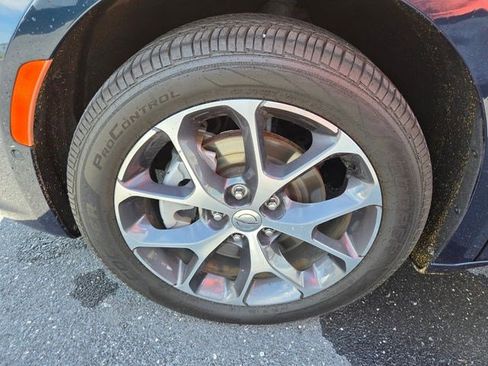 Used 2021 Chrysler Pacifica Limited w/ Premium & Safety Sphere Group image 26