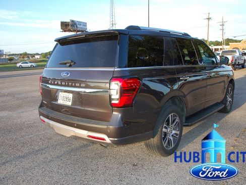 Used 2024 Ford Expedition Limited RWD image 5