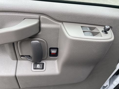 New 2026 GMC Savana 3500 w/ Driver Convenience Package RWD image 20