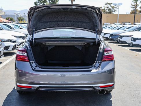 Used 2017 Honda Accord LX image 25