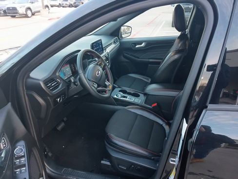 Used 2025 Ford Escape ST-Line image 9