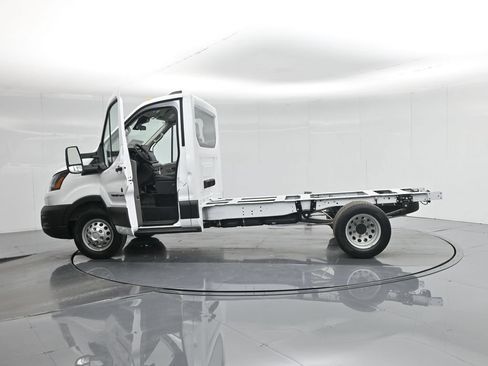New 2026 Ford Transit 350 RWD image 27