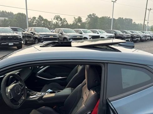 Used 2020 Chevrolet Camaro ZL1 RWD image 15
