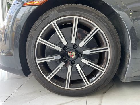 Used 2021 Porsche Taycan image 28