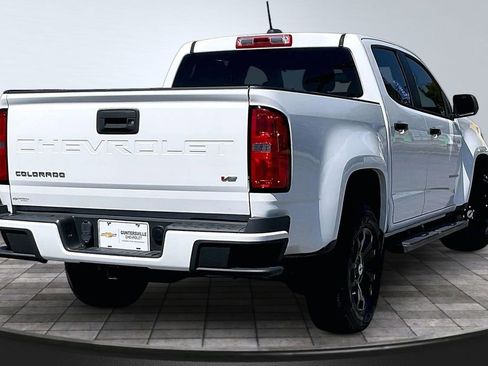 Used 2022 Chevrolet Colorado LT RWD image 2