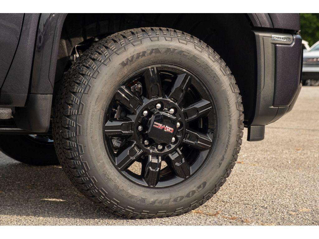 New 2026 GMC Sierra 2500 AT4 w/ AT4 Premium Plus Package AWD/4WD image 10