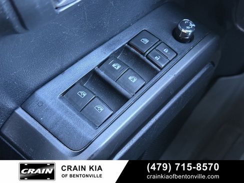 Used 2017 Toyota Tacoma SR image 11