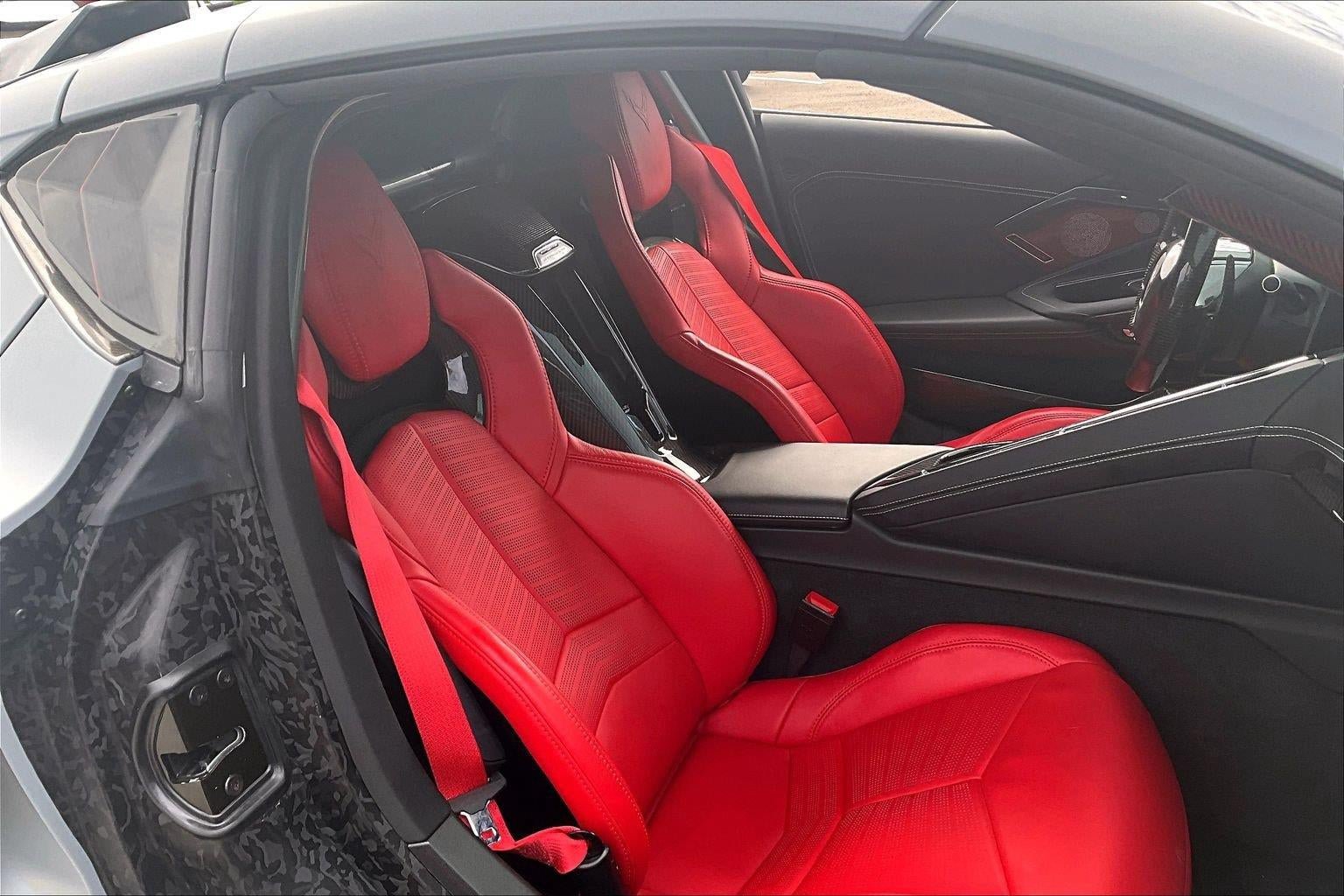 Used 2024 Chevrolet Corvette Stingray Preferred Cpe w/ Z51 Performance Package RWD image 6