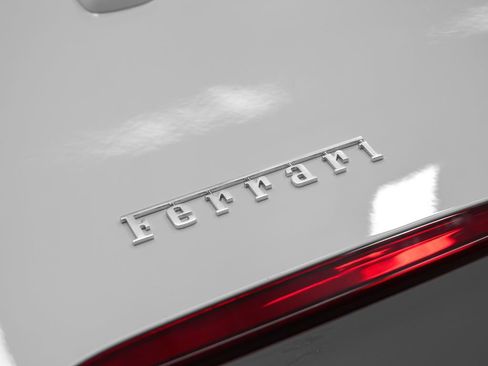 Certified 2019 Ferrari Portofino RWD image 34