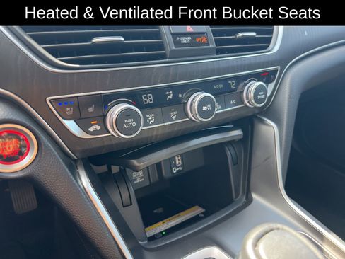 Used 2018 Honda Accord Touring image 17