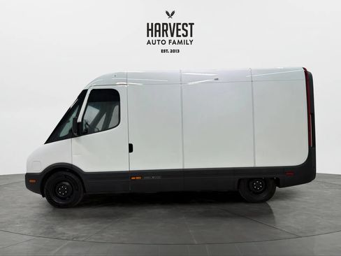 Used 2024 Rivian Delivery 500 FWD image 2