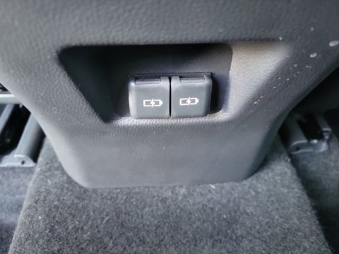 Used 2022 Toyota RAV4 XLE image 11