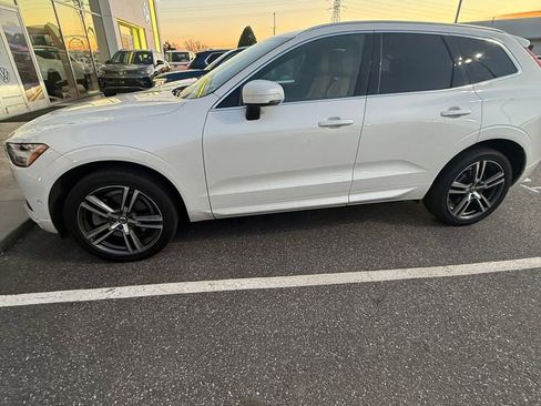 Used 2019 Volvo XC60 T6 Momentum w/ Advanced Package image 4