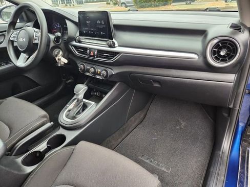 Used 2022 Kia Forte LXS image 18