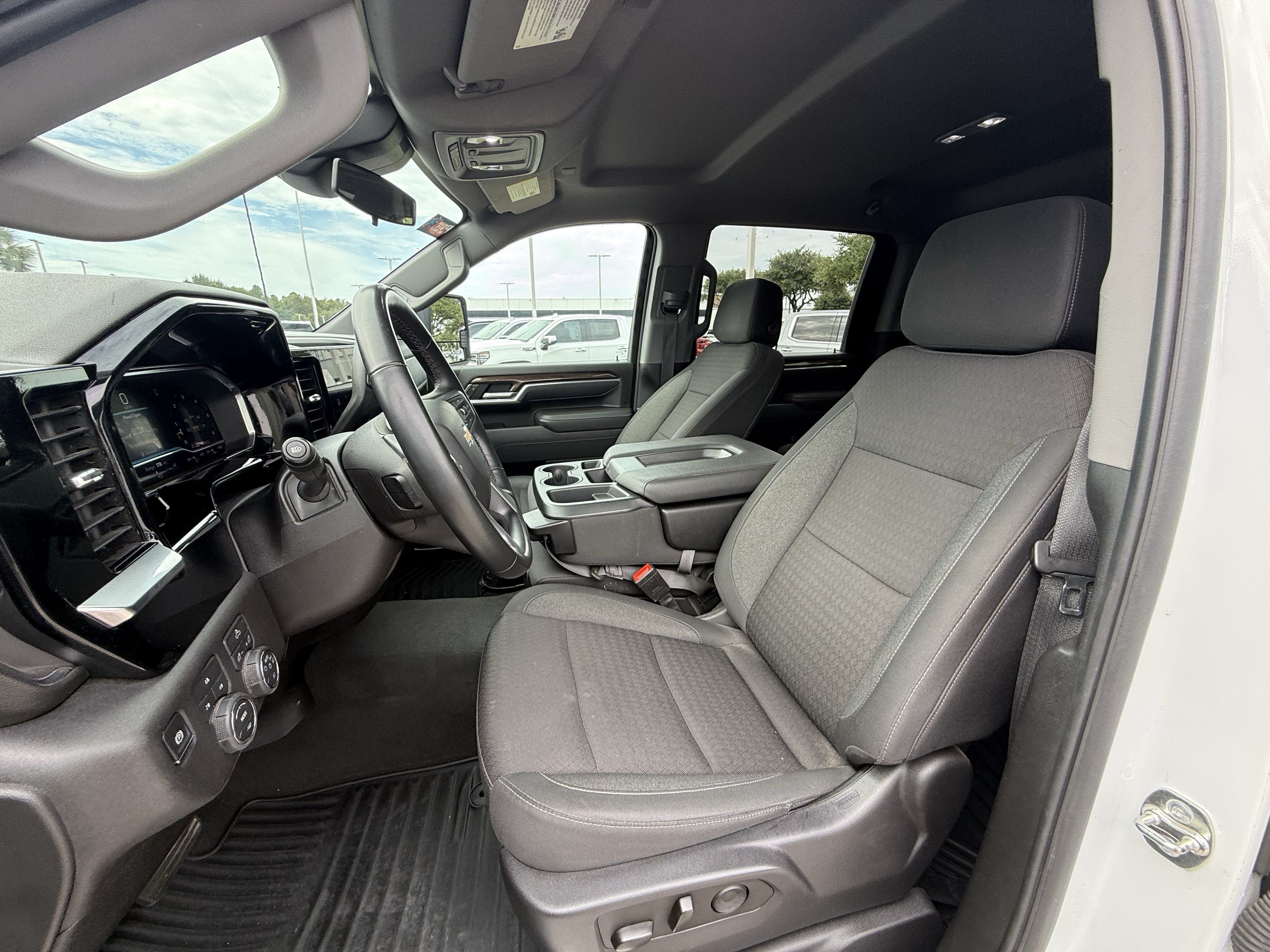 Used 2025 Chevrolet Silverado 2500 LT w/ Convenience Package AWD/4WD image 26