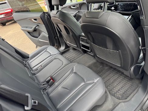Used 2019 Audi Q8 Prestige image 29