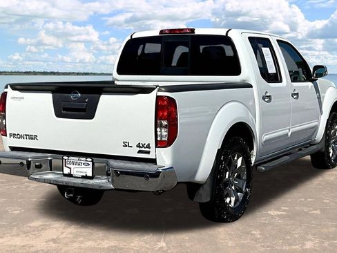 Used 2017 Nissan Frontier SL w/ Moonroof Package AWD/4WD image 8