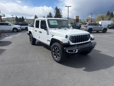 New 2026 Jeep Gladiator Sport AWD/4WD image 7