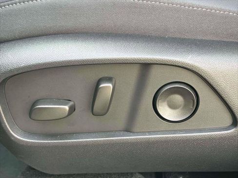 Used 2026 Chevrolet Equinox LT w/ Convenience Package II image 19