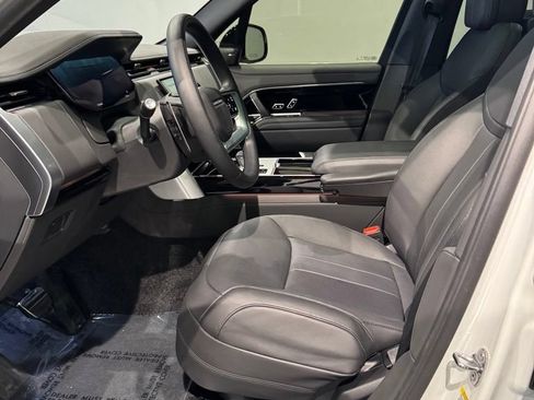 Used 2025 Land Rover Range Rover SE AWD/4WD image 12