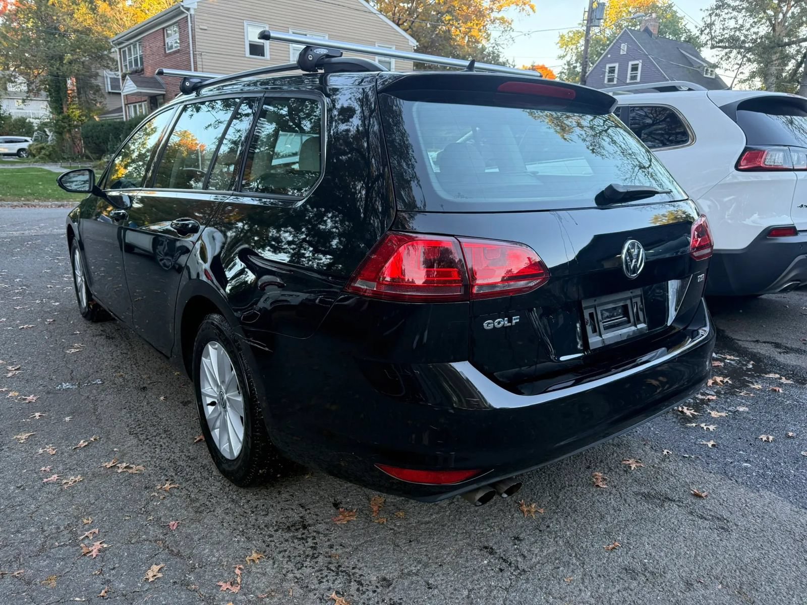 Used 2016 Volkswagen Golf S FWD image 6