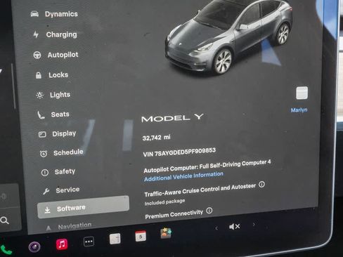 Used 2023 Tesla Model Y 2WD image 23