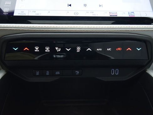 New 2026 Jeep Cherokee Limited AWD/4WD image 29