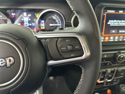 Used 2023 Jeep Wrangler Unlimited Sahara image 16