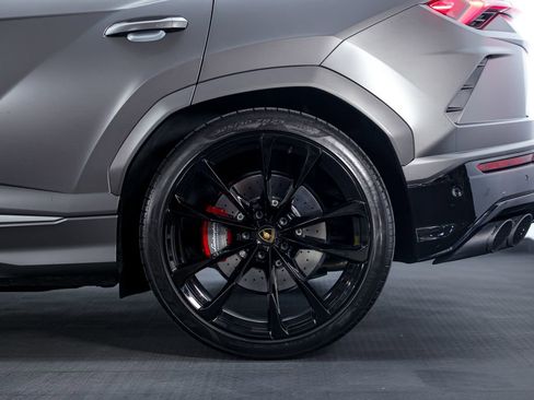 Used 2022 Lamborghini Urus image 7