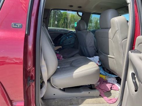 Used 2004 Chevrolet Suburban LT w/ Preferred Equipment Group image 12