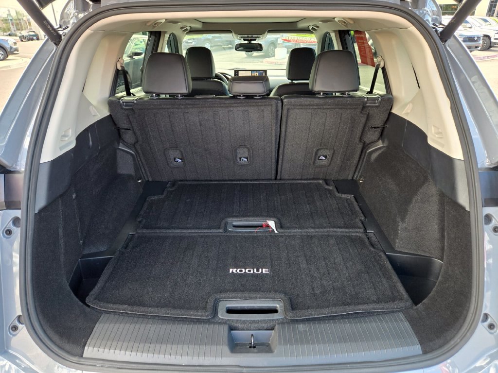 Certified 2024 Nissan Rogue SL w/ SL Premium Package FWD image 19