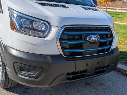 Used 2023 Ford E-Transit image 14