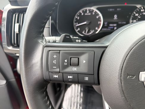 Certified 2024 Nissan Pathfinder SV FWD image 33