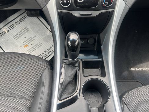 Used 2012 Hyundai Sonata SE FWD image 16