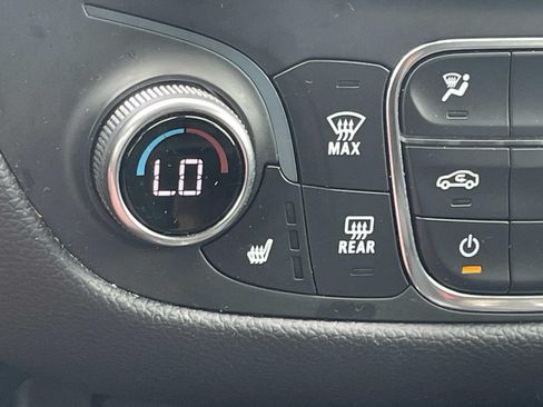 Used 2024 Chevrolet Equinox LT AWD/4WD image 17