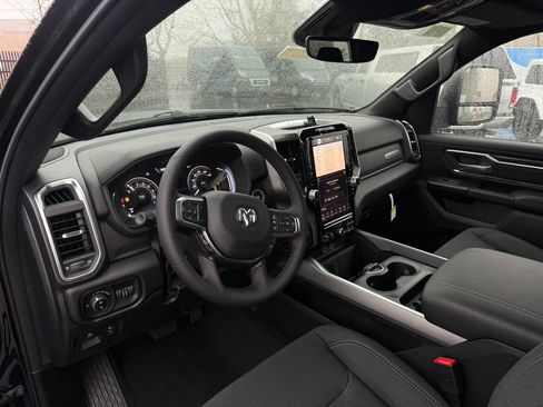 New 2026 RAM 1500 4x4 Crew Cab image 10
