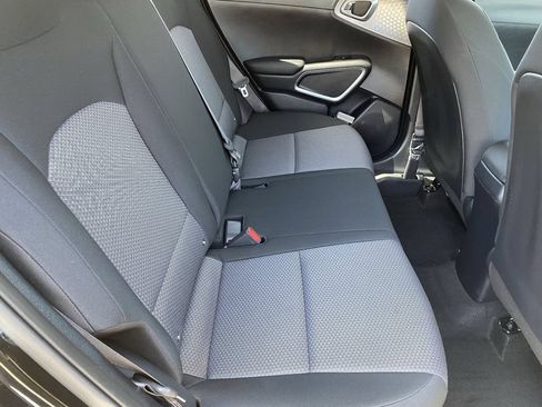 Used 2025 Kia Soul LX FWD image 18