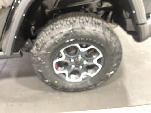 Used 2023 Jeep Wrangler Unlimited Rubicon w/ Cold Weather Group AWD/4WD image 26